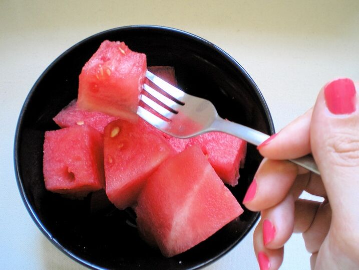 eating watermelon for weight loss