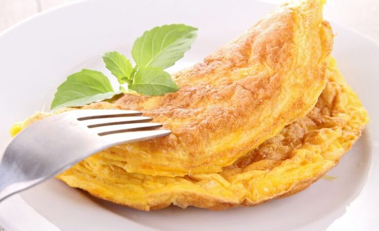 Chicken omelette - a diet dish allowed for gout